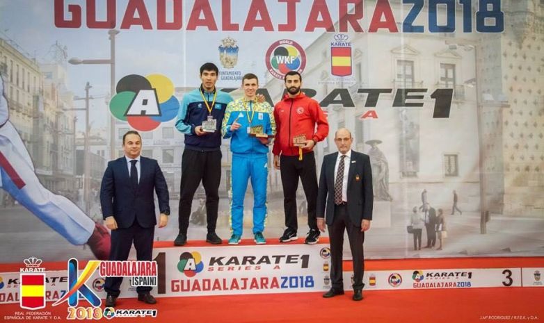Казахстанский каратист выиграл серебро на международном турнире в Испании