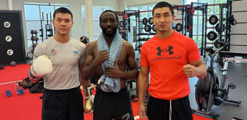 Казахстанцы помогают Кроуфорду в подготовке к бою за звание абсолютного чемпиона