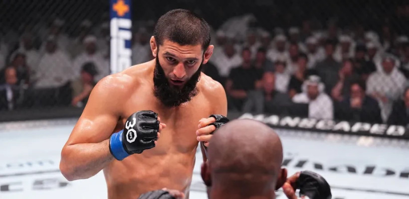 Хамзат Чимаев и Камару Усман устроили трехраундовую войну на турнире UFC 294 в Абу-Даби