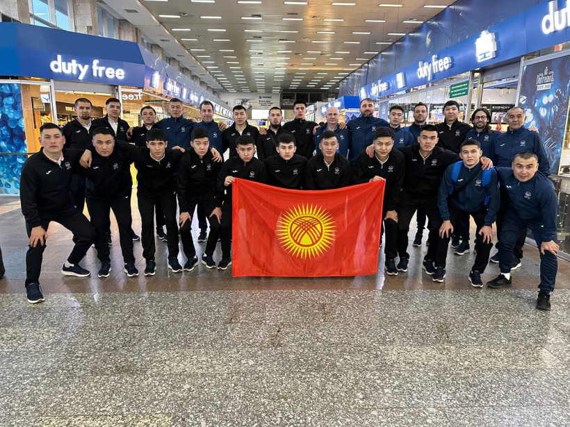 Сборная Кыргызстана вылетела на сборы в Ташкент