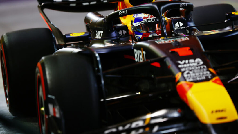 Нидерландский гонщик «Ред Булл» выиграл первую квалификацию нового сезона «Формулы‑1» в Бахрейне