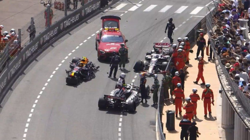 Гонка Гран-при Монако была остановлена после аварии на первом круге