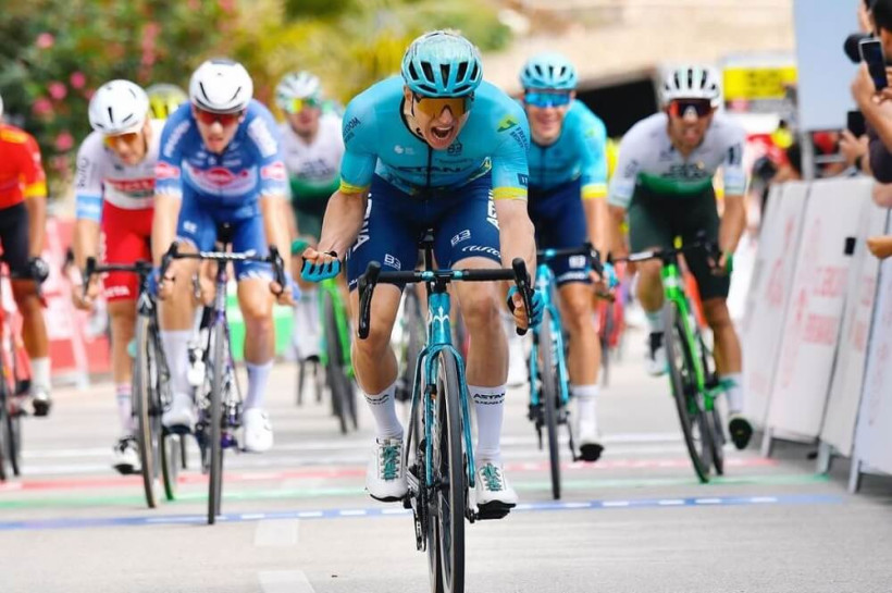 Гонщик «Астаны» стал 11-м на пятом этапе «Джиро д’Италия»