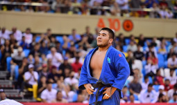Казахстанский дзюдоист стал бронзовым призером Grand Slam в Париже