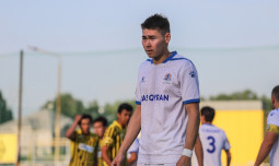 «Хан-Тәңірі» екі қазақстандық футболшыны қатарына қосты