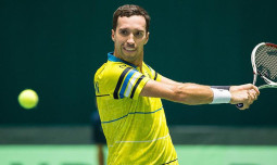 Казахстанский теннисист не смог выйти в четвертьфинал турнира в Кобленце
