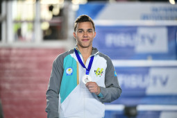 Казахстанский гимнаст завоевал историческую медаль чемпионата Азии в Ташкенте