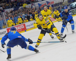 Драмой завершился матч Казахстана против Швеции на ЧМ-2024 по хоккею